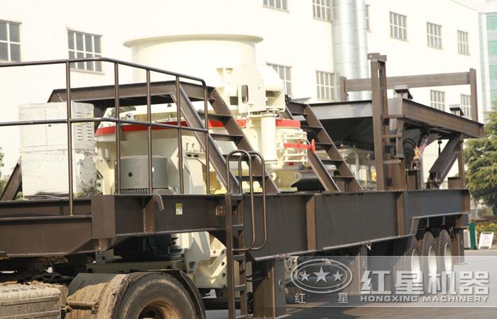 沖擊式移動破碎機，物料堆積密度大，產(chǎn)量高