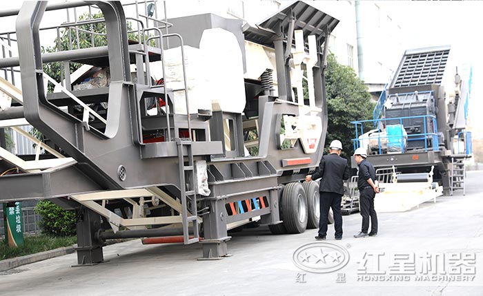 用戶來(lái)紅星青石移動(dòng)破碎站廠考察