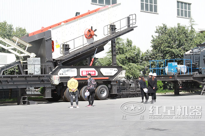 移動鵝卵石打沙機(jī)篩分部分