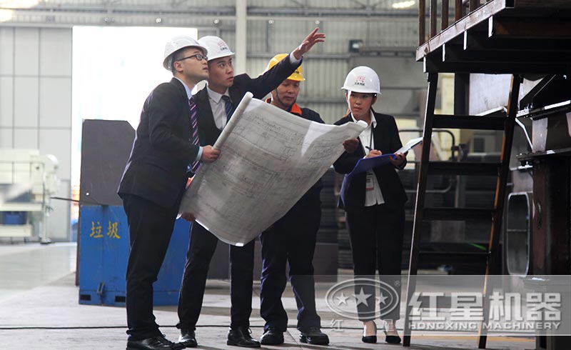 各地區(qū)用戶到廠參觀，多種配置方案供其挑選