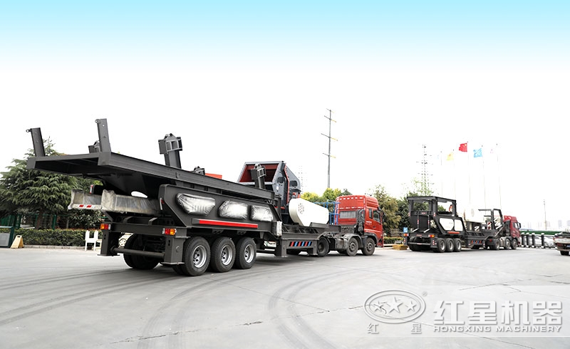 輪胎裝置下的自行走式破碎機