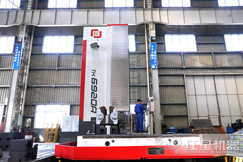 用戶來廠參觀，河南時(shí)產(chǎn)300噸建筑移動(dòng)破碎車廠家實(shí)力雄厚，歡迎來購(gòu)