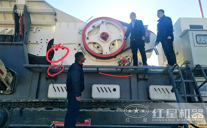 紅星銷售人員帶客戶到現(xiàn)場(chǎng)實(shí)地參觀