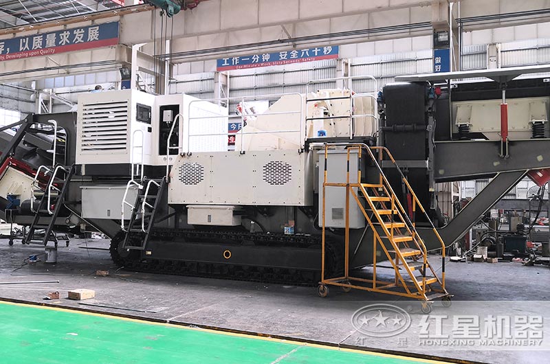 移動式反擊破碎機-履帶式驅(qū)動